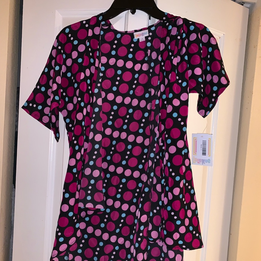 BNWT Size 3 Bianca cover up- lularoe